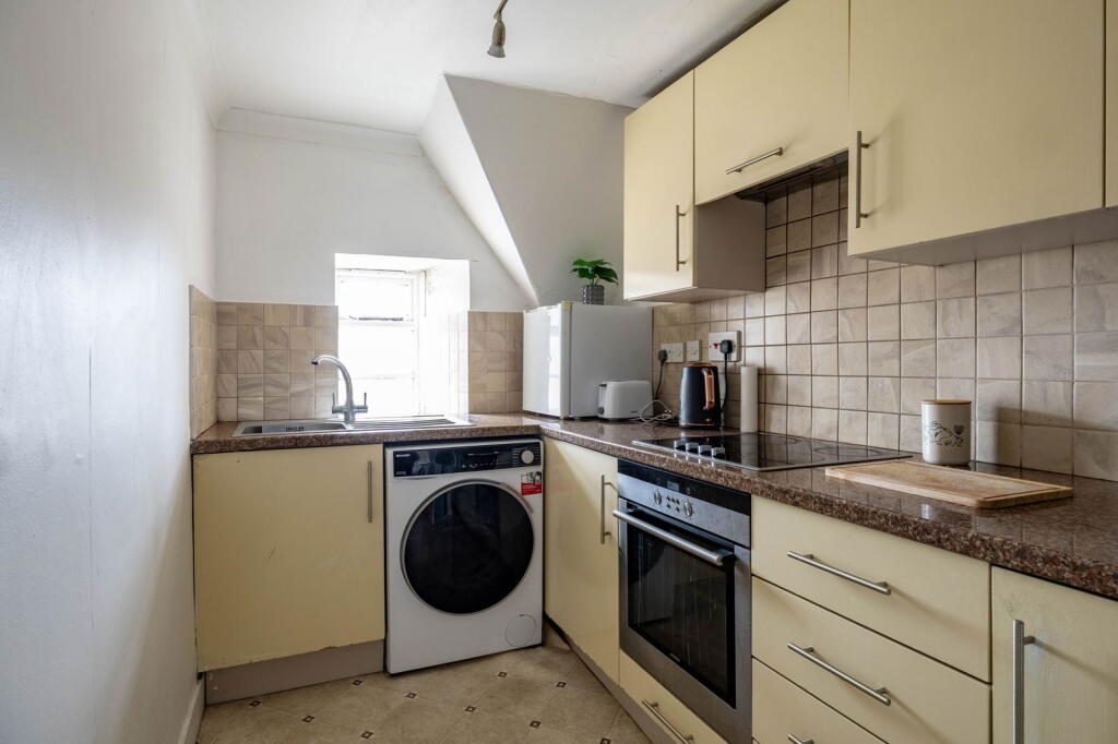 High Street, Corsham, SN13 photo 4
