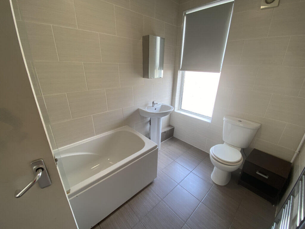 6 bedroom terraced house for rent