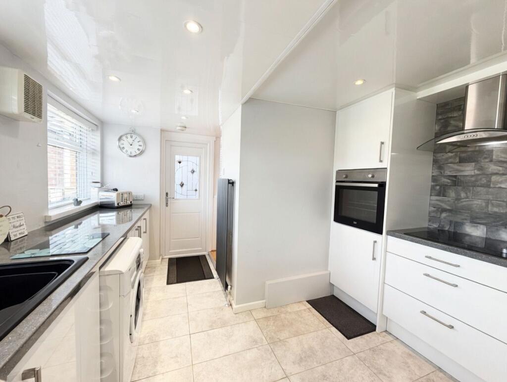 Huntley Crescent, Winlaton, Blaydon-on-Tyne photo 4