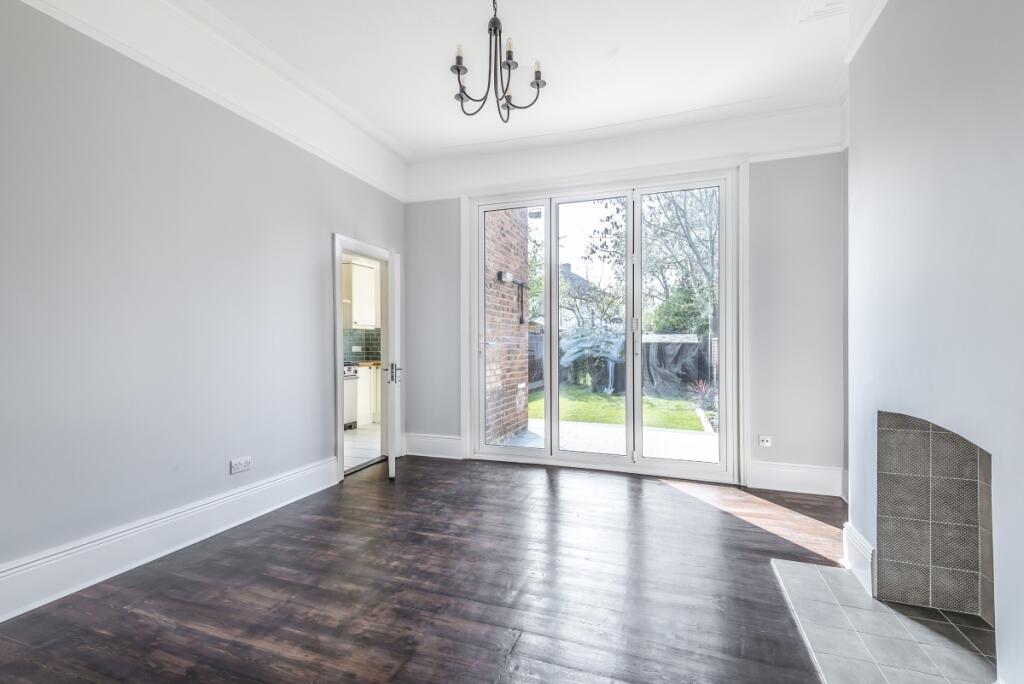 Main image of property: Lodge Lane, London, N12