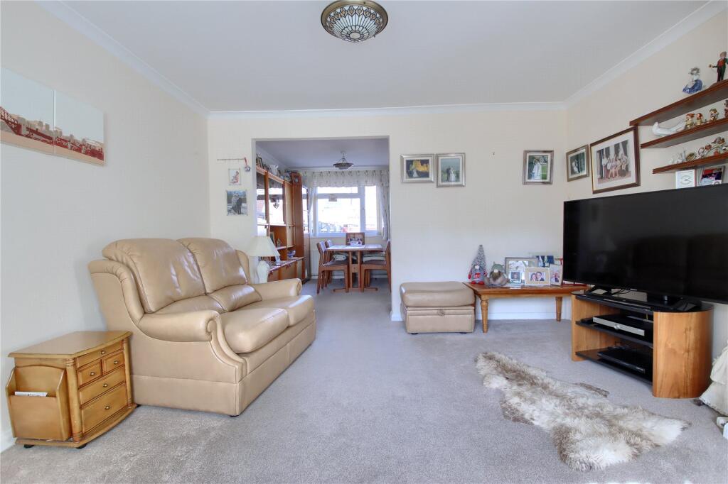 House in Egglescliffe, Kingsmead - View 2