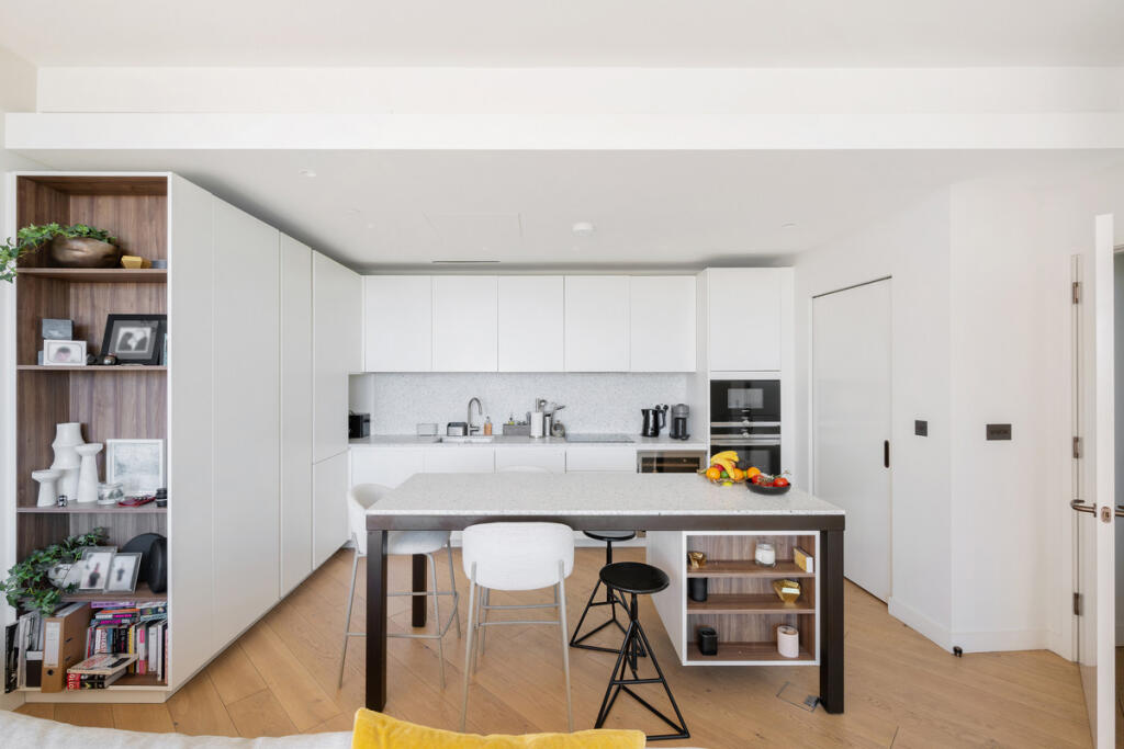 Apartment in London - View 5