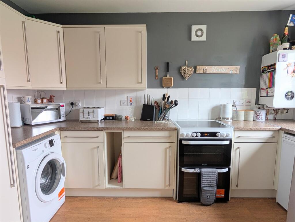 15 Oaklands View, Hanwood, Shrewsbury, SY5 8NQ photo 4