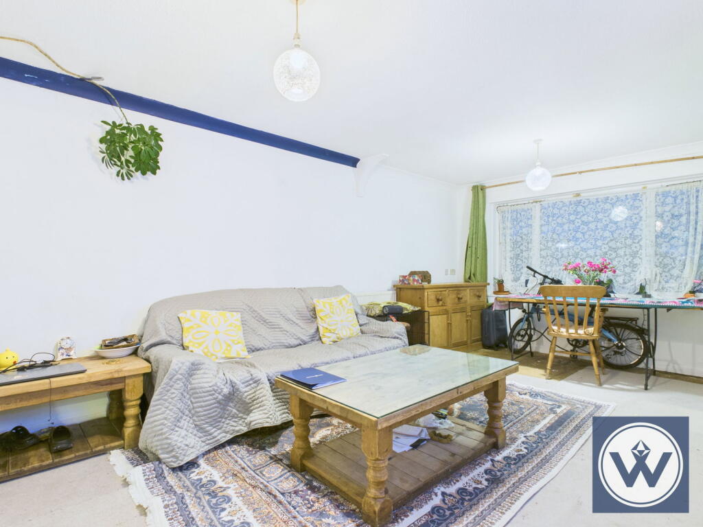 Main image of property: East Avenue, Hayes, UB3 2JX