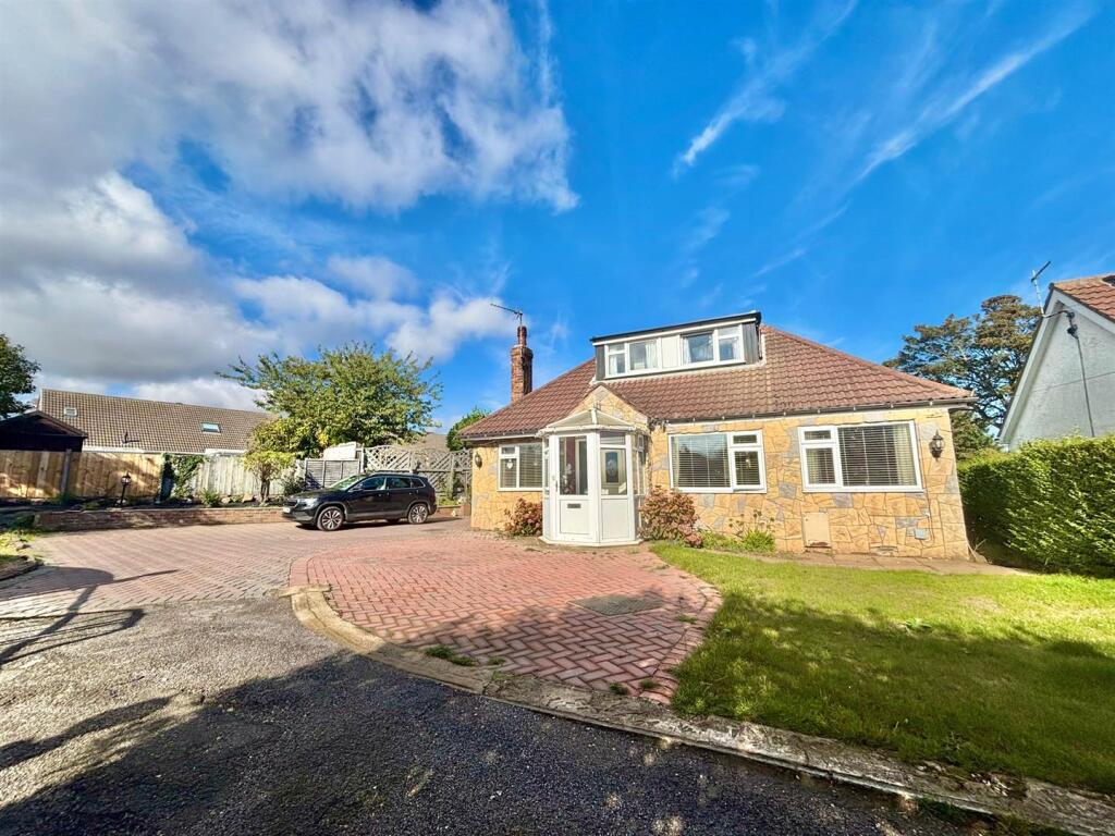 3-bed detached on Carrington Avenue, Hornsea, £295,000