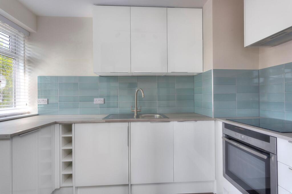 Apartment in Hove, Brighton and Hove - View 5