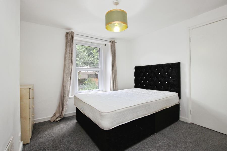 2 bedroom maisonette for rent
