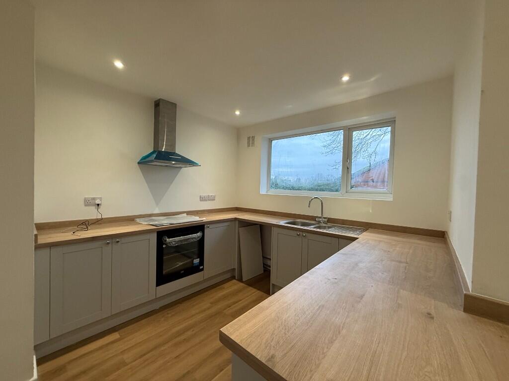 Main image of property: Cowdray Close, Leamington Spa, Warwickshire, CV31