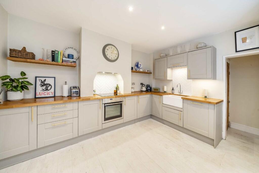 Apartment in London - View 4