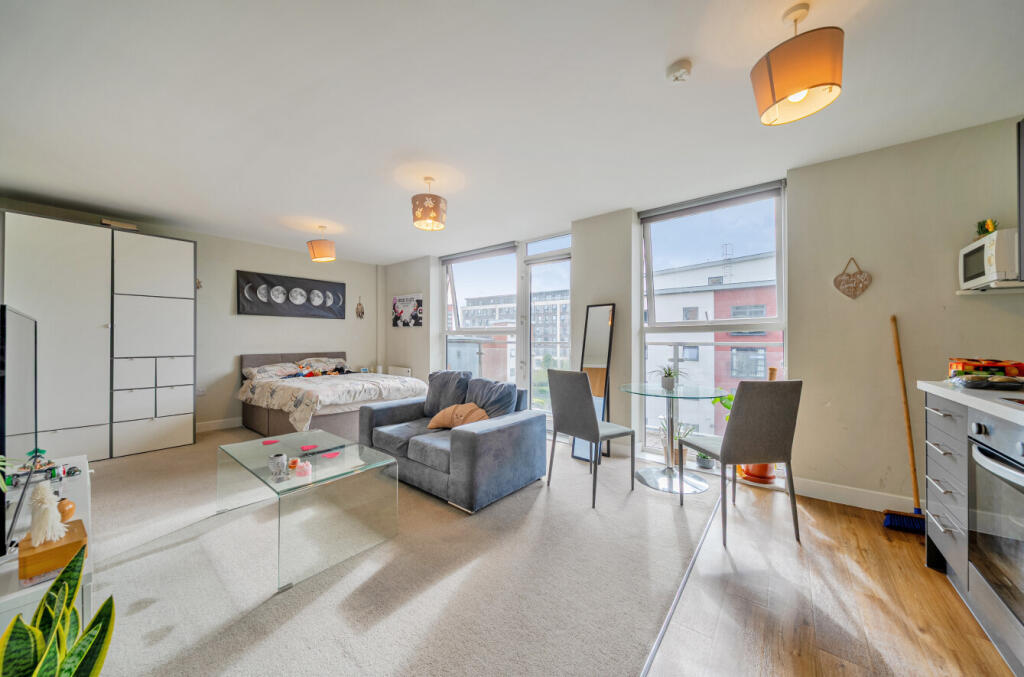 Apartment in Manchester - More