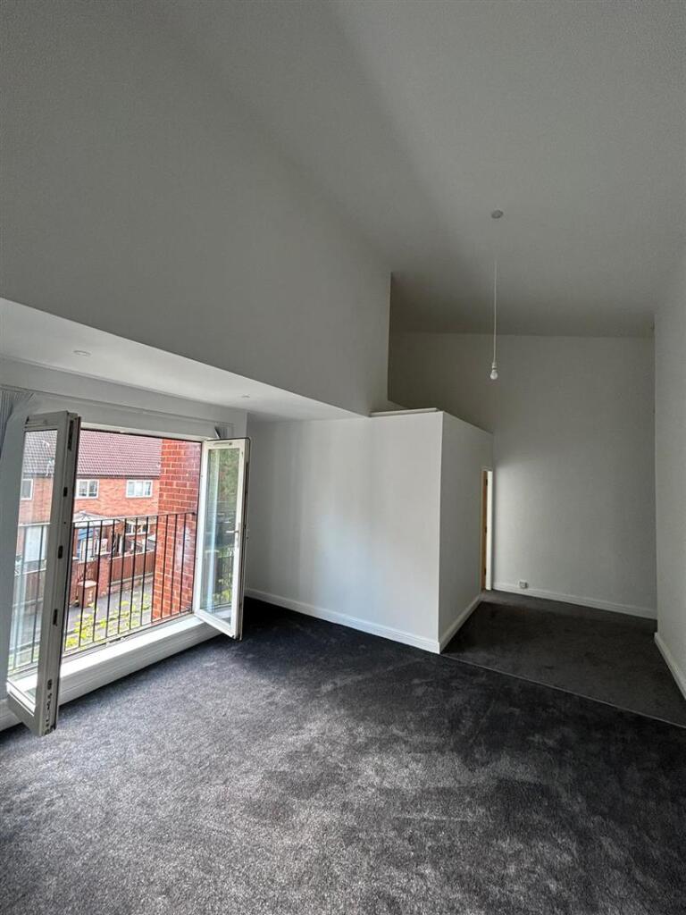 Apartment in Salford, Greater Manchester - View 4