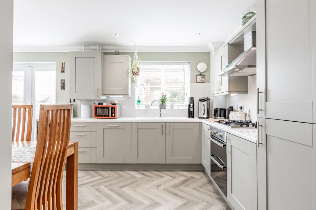 Modern Four Bedroom Home in Watton photo 4