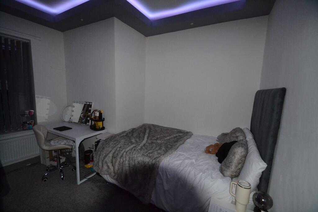 1 bedroom house share for rent