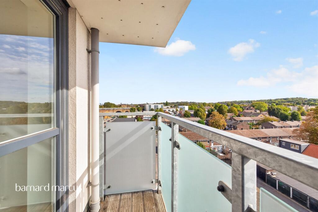 Apartment in London - More