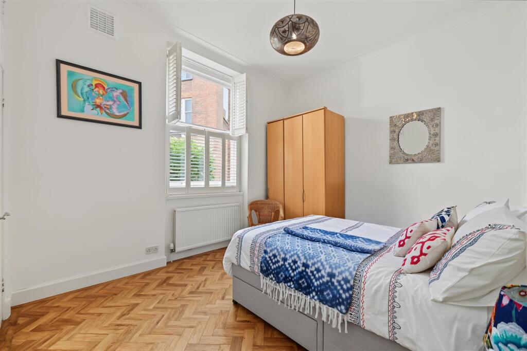 Apartment in London - More