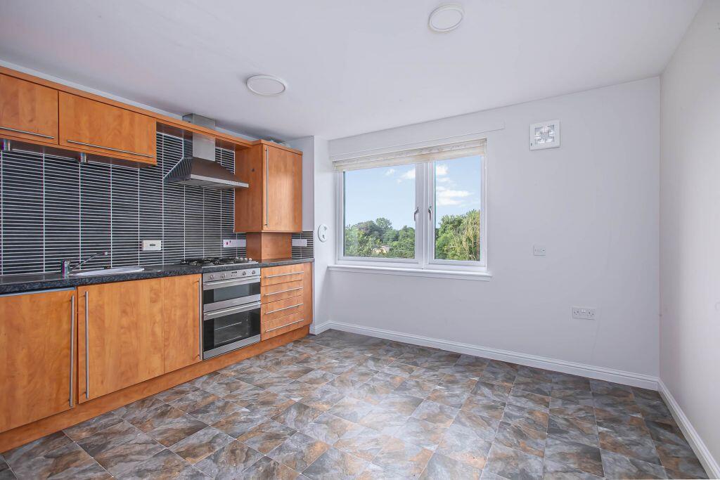 Apartment in Dunfermline, Fife - More