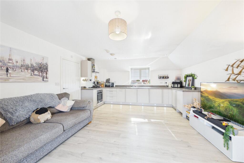 Apartment in Three Mile Cross, Mereoak Park, Shinfield - View 4