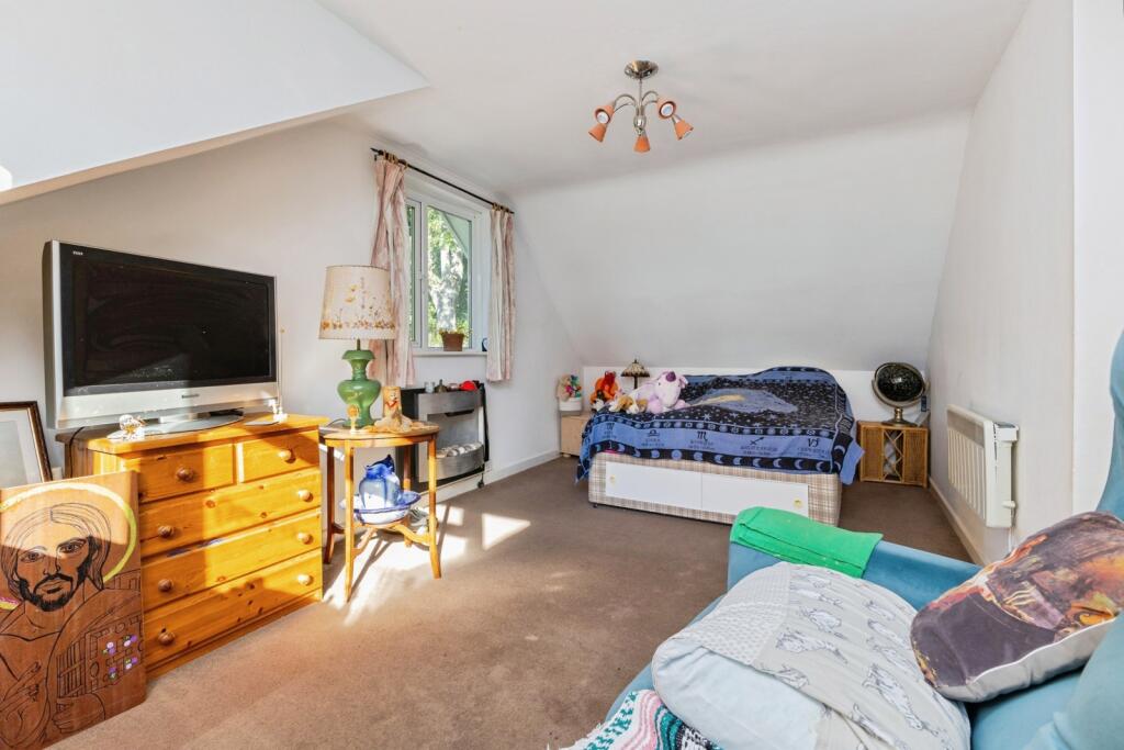 Apartment in Torquay - More