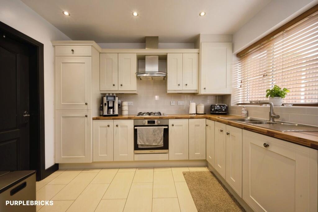 House in Luton - View 4