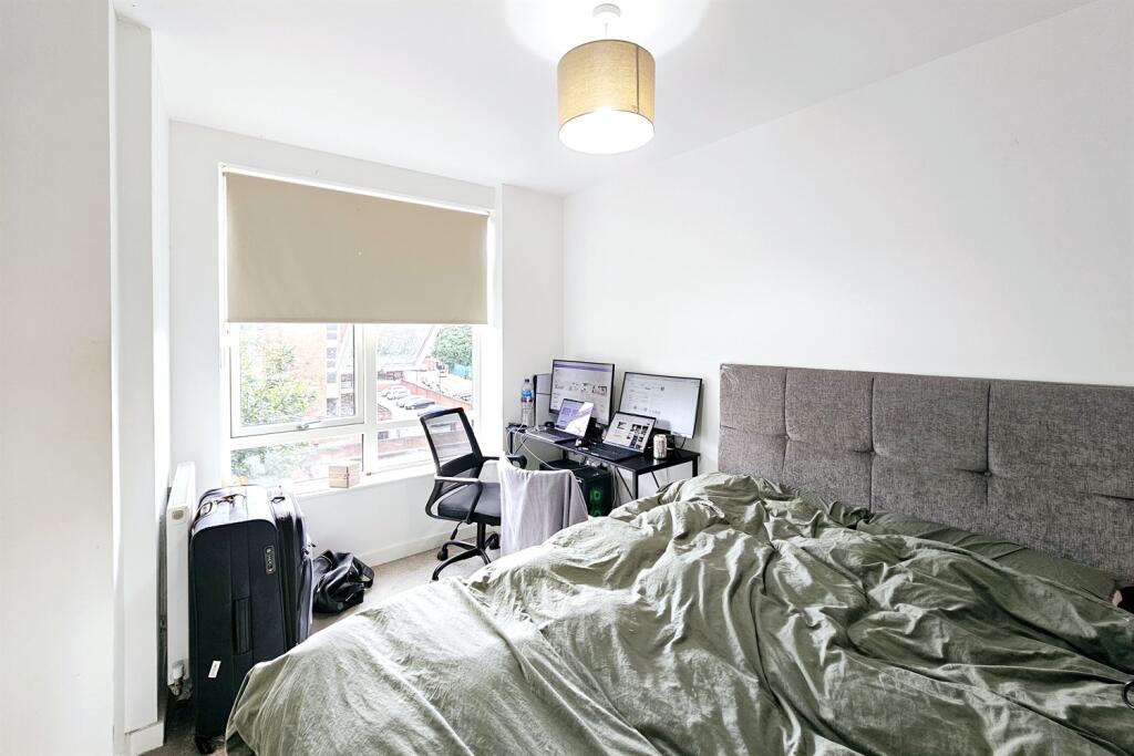 Apartment in London - View 5