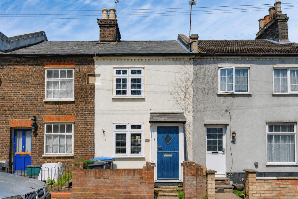 Main image of property: Weymouth Street, HEMEL HEMPSTEAD