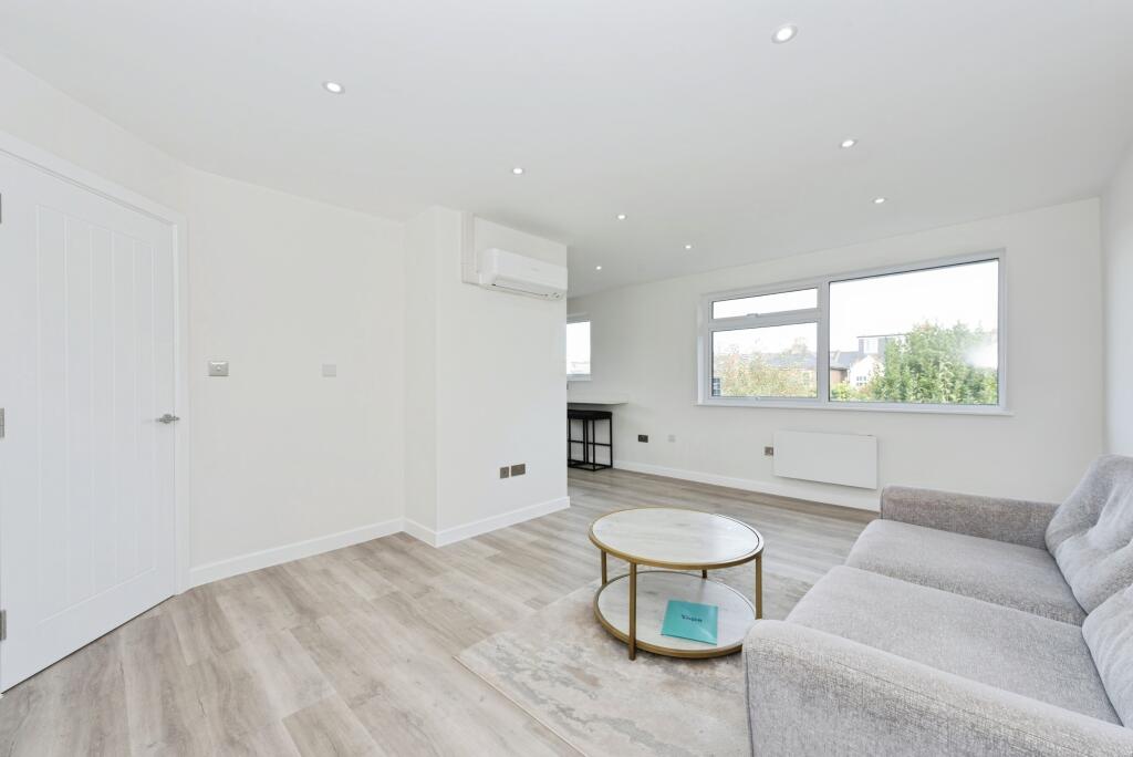 Apartment in Twickenham - View 2