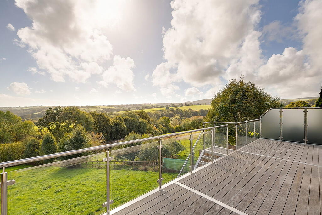 5-bed detached on Trevean, Callington, Cornwall, £345,000