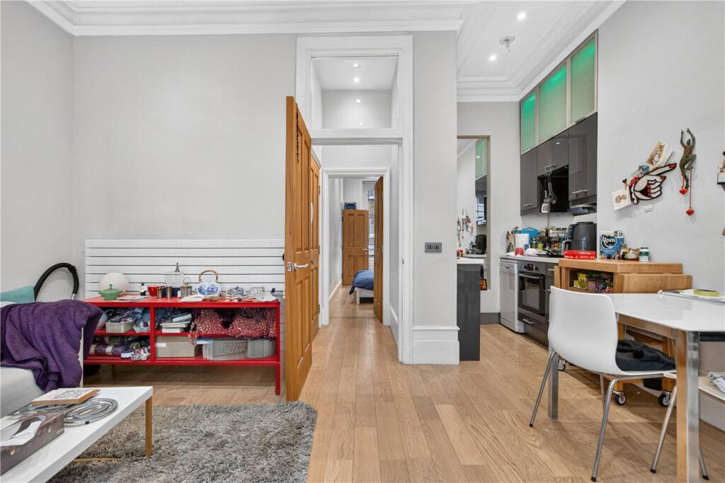 Apartment in London - View 3