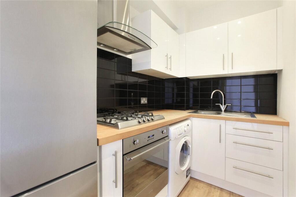 Apartment in London - View 5