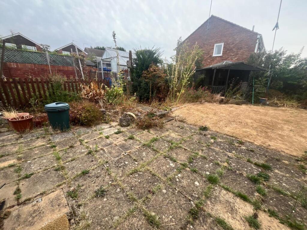 House in Northampton, Earls Barton - View 3