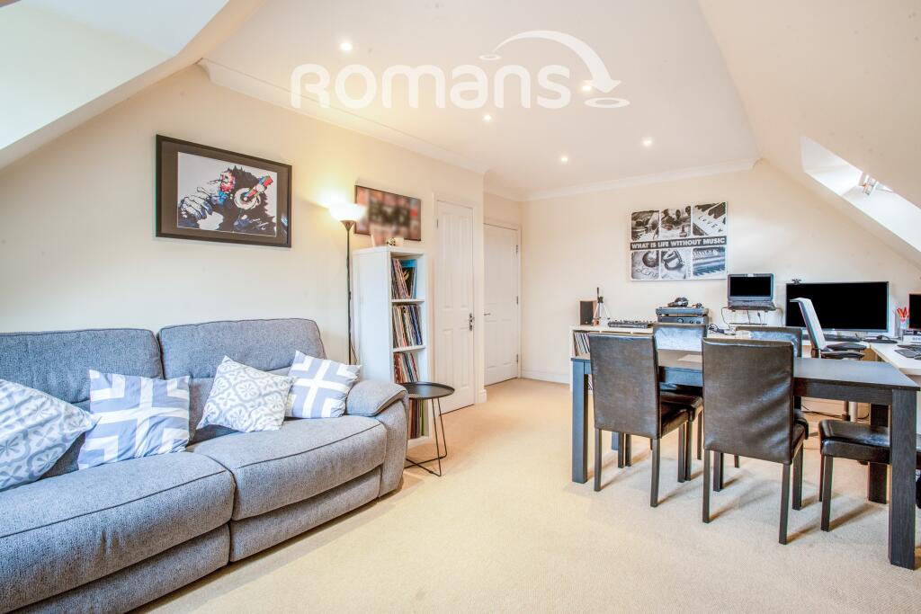 Apartment in Hart, Pondtail, Fleet - View 4