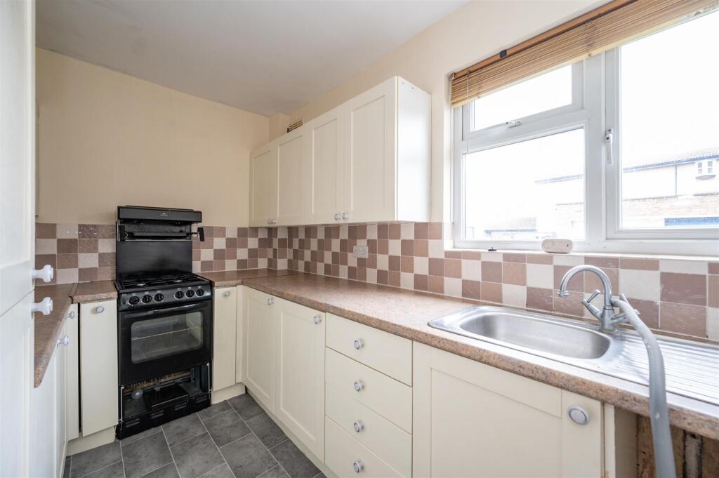 Rapley Court, Stamford Avenue, Hayling Island photo 5