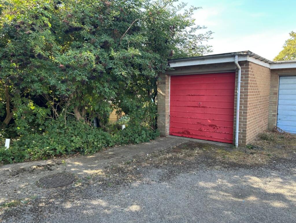 Main image of property: Garage and land at Pakenham Close, Cambridge, Cambridgeshire, CB4 1PW