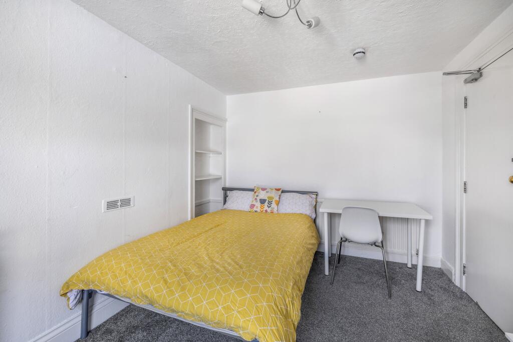 Main image of property: 6 Amity Place, North Hill, Plymouth