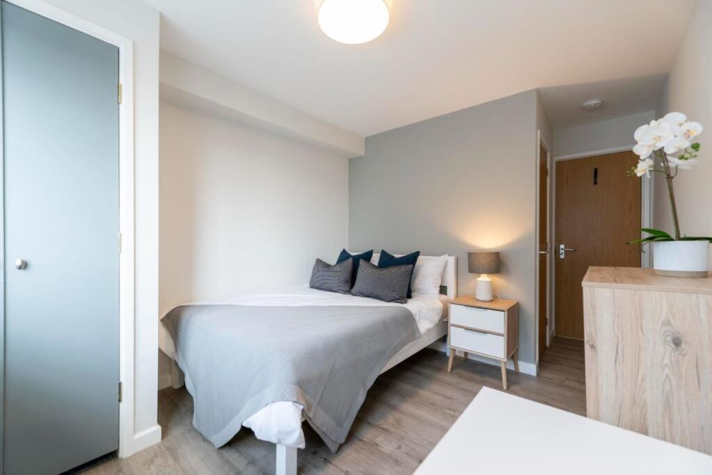 Apartment in Newcastle upon Tyne - View 4
