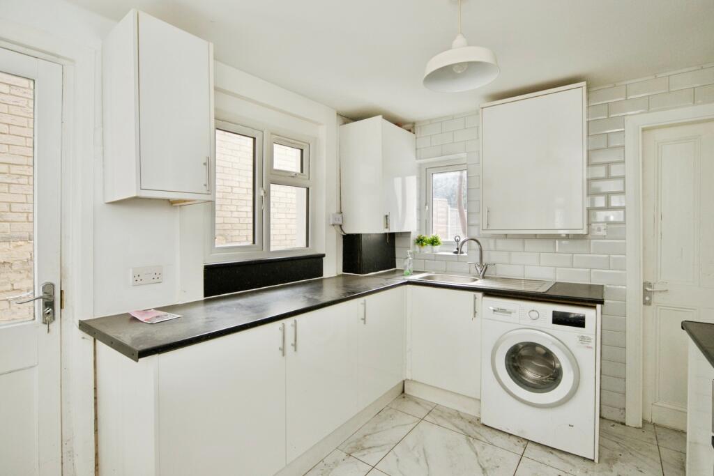 House in London - View 2