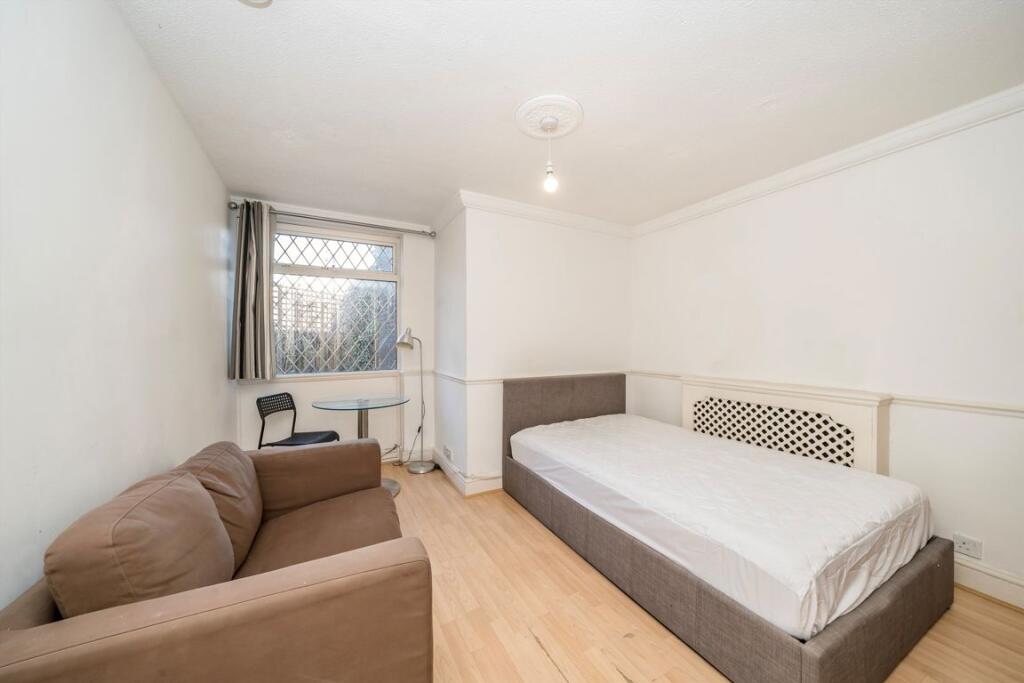 House in London - View 5