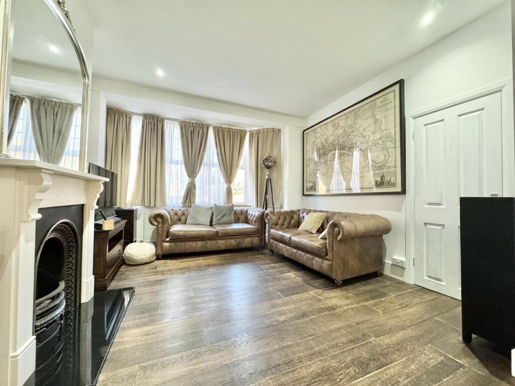 House in London - View 2