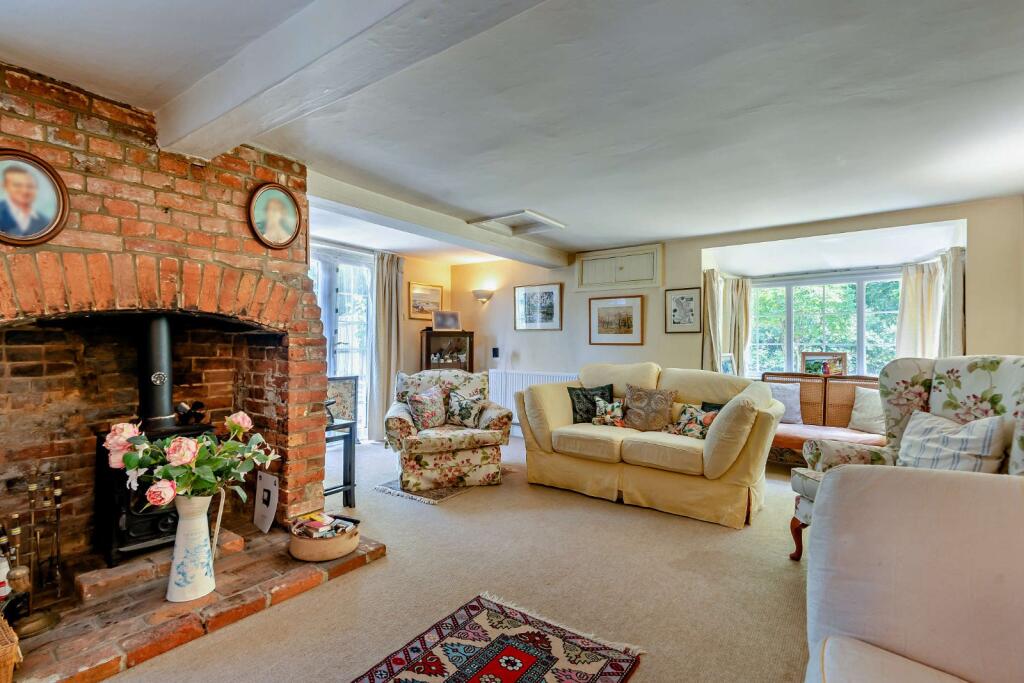 House in Basingstoke and Deane, Newtown - More