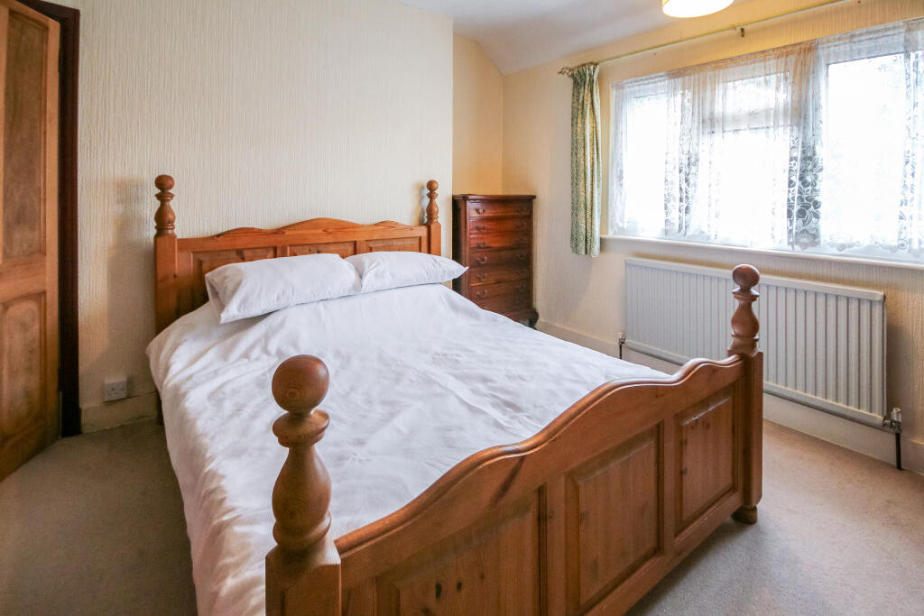 House in East Grinstead, North End - More