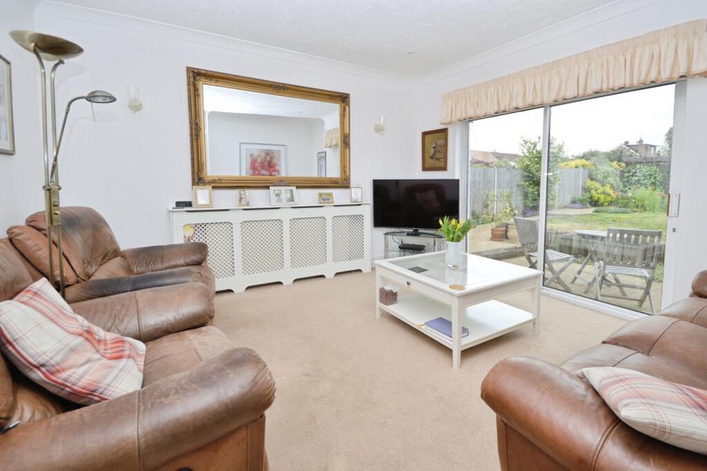 Lyndhurst Avenue, Whitton, Twickenham, TW2 photo 2