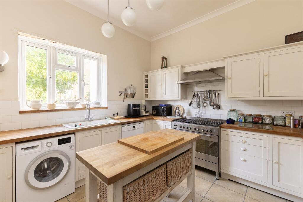 House in Tonbridge - More