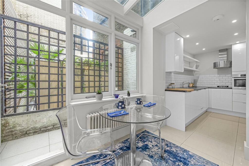 Apartment in London, City of Westminster - View 3