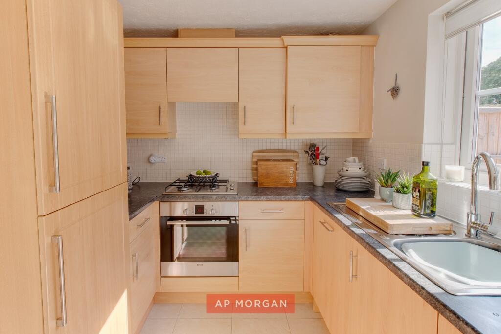 Railway Walk, Bromsgrove, Worcestershire, B60 - More