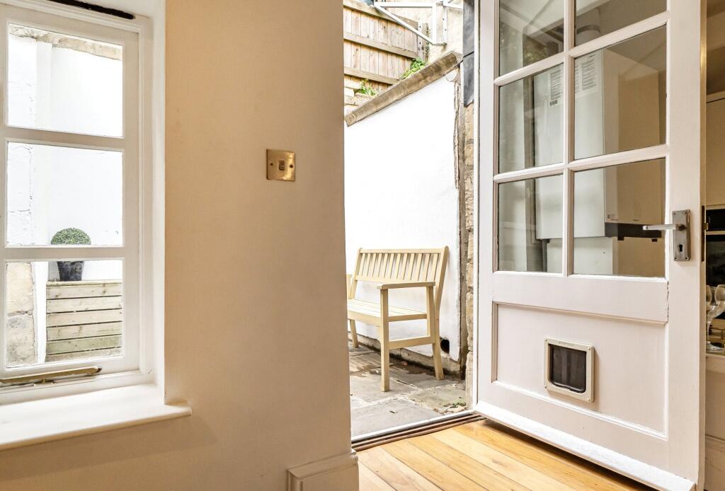 Apartment in Bath, Walcot - View 4