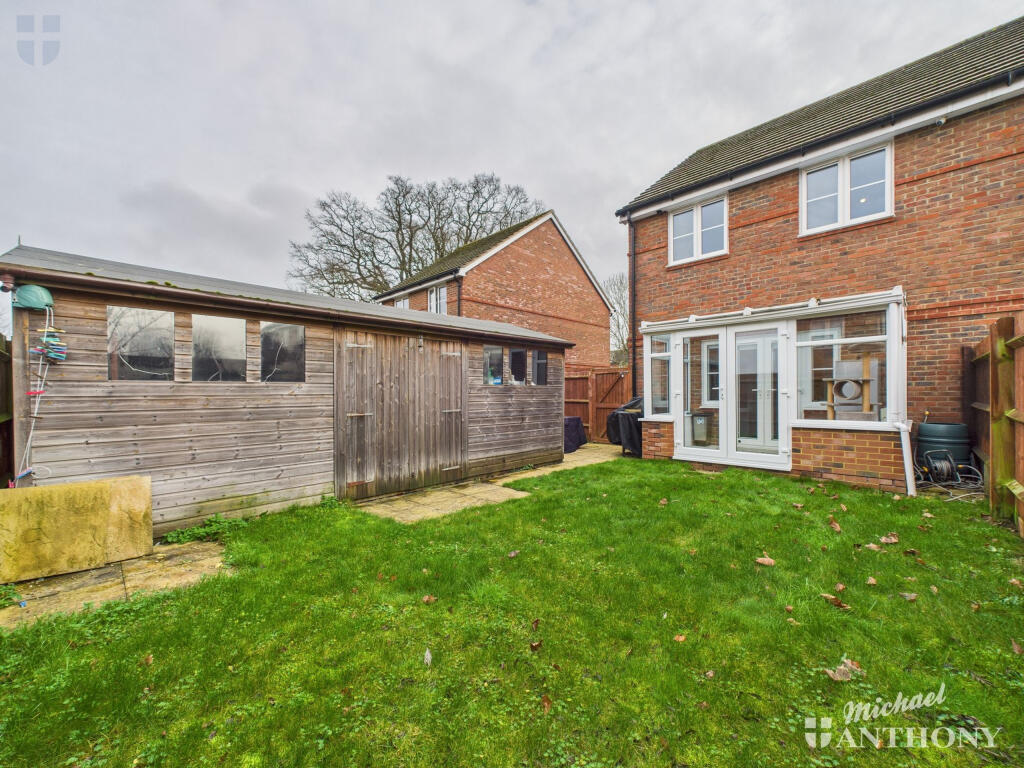 Oak Place, Aylesbury - View 3
