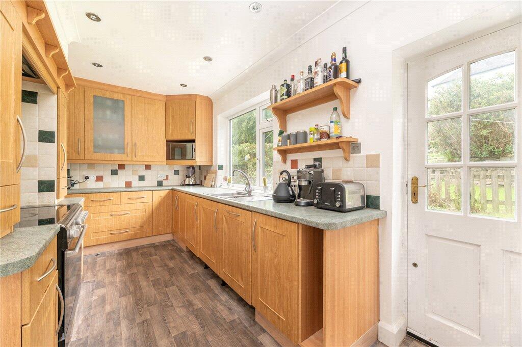 Fairfax Road, Bingley, West Yorkshire, BD16 photo 4