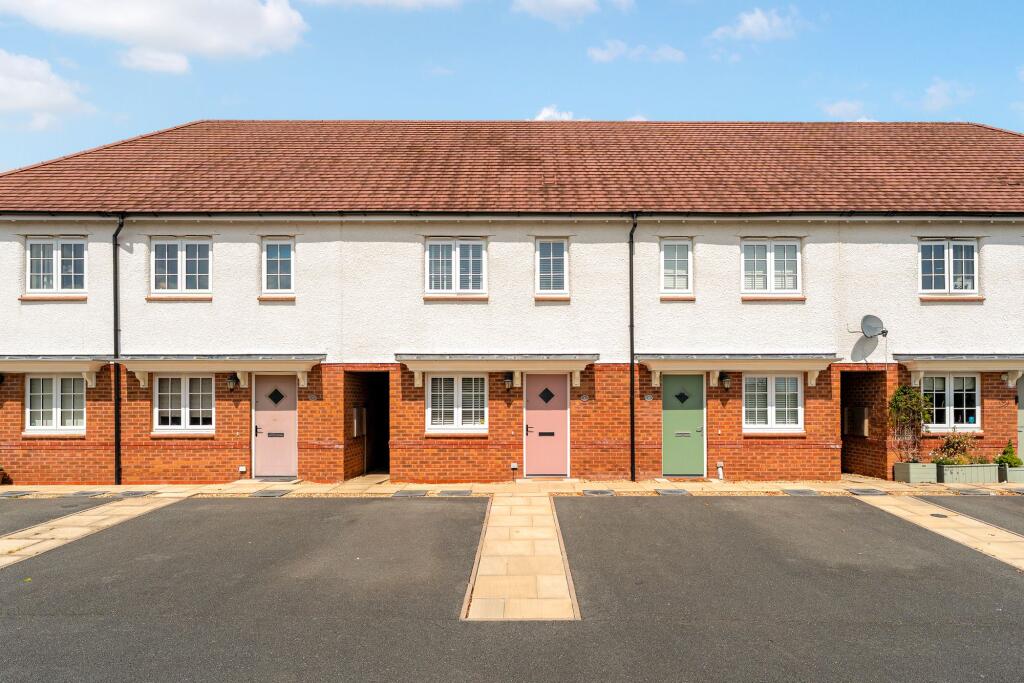 Main image of property: Kings Meadow, Farndon, CH3