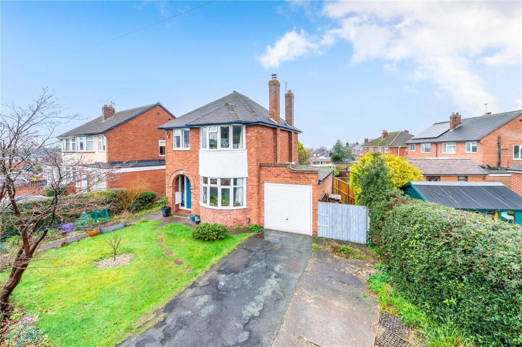 Main image of property: Oaks Crescent, Wellington, Telford, Shropshire, TF1