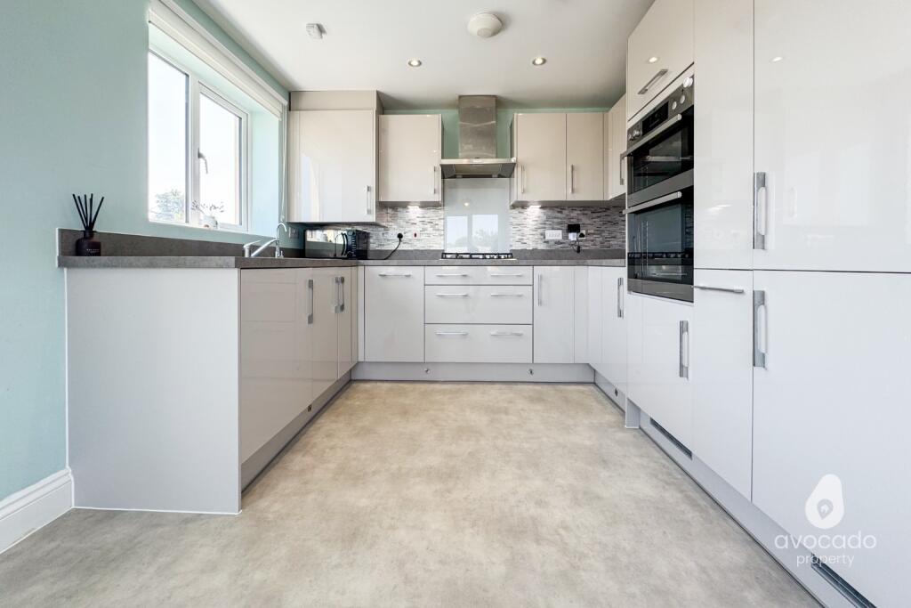 House in Spencers Wood, Ryeish Green, Shinfield - View 5